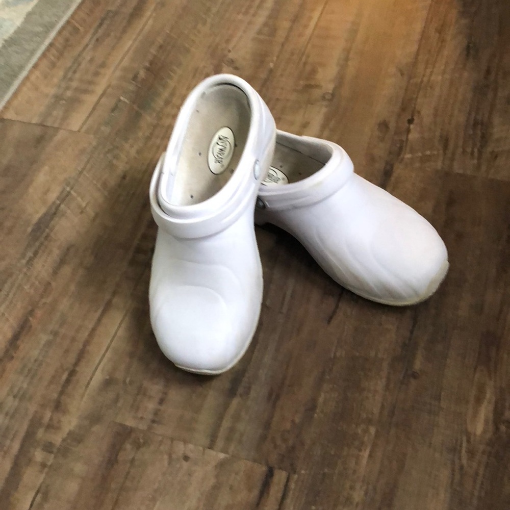 Anywhere nursing shoes